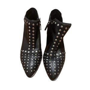 1.STATE Studded Black Leather Ankle Boots Edgy Minimal Western Chic Sz 6